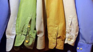 Hurtownia markowej odzieży – jakie produkty znajdziemy w ofercie?